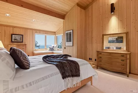 Bedroom - 35124 Crows Nest Dr, The Sea Ranch, CA 95497 photo 1 of 9