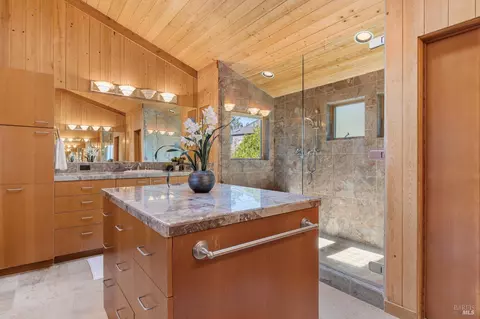 Bath - 35124 Crows Nest Dr, The Sea Ranch, CA 95497 photo 4 of 7
