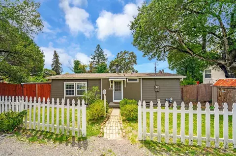 680 Plum Dr, Santa Rosa, CA 95404