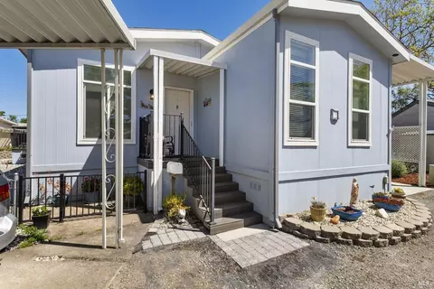 19 Ellie Dr, Santa Rosa, CA 95403