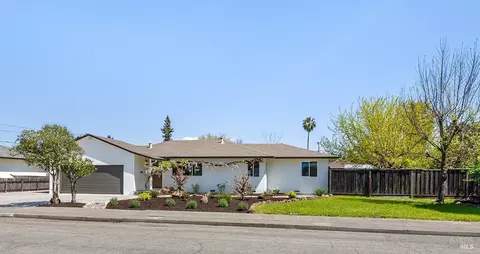 3042 Home Rd, Santa Rosa, CA 95403