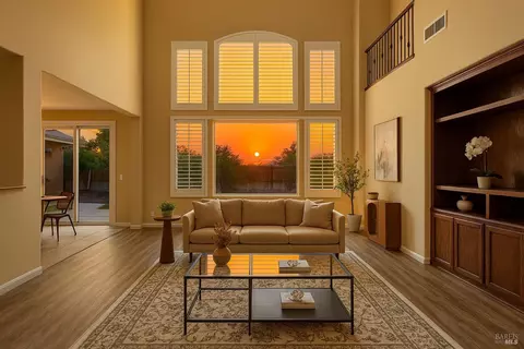 1024 Swan River Ct, Vacaville, CA 95687
