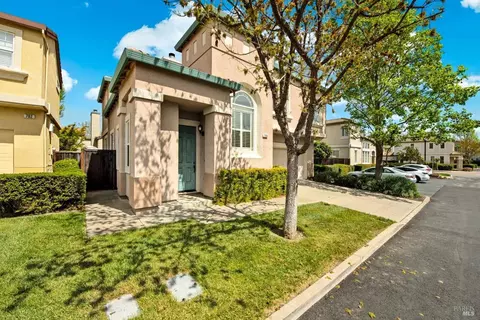 Exterior - 706 Marsh Pl, Fairfield, CA 94533 photo 3 of 16