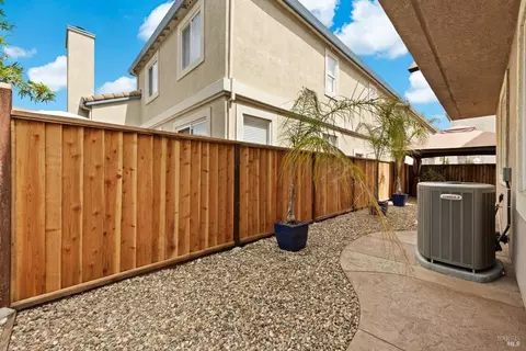 Exterior - 706 Marsh Pl, Fairfield, CA 94533 photo 7 of 16