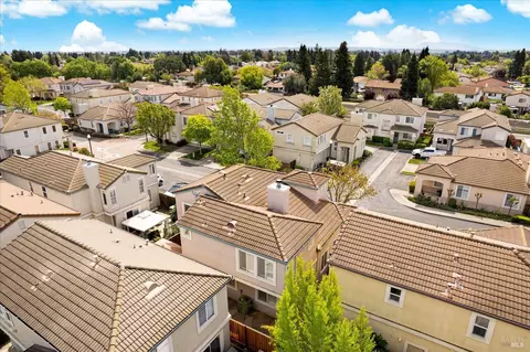 View/Area - 706 Marsh Pl, Fairfield, CA 94533 photo 2 of 11