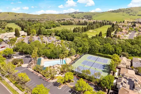 View/Area - 706 Marsh Pl, Fairfield, CA 94533 photo 9 of 11