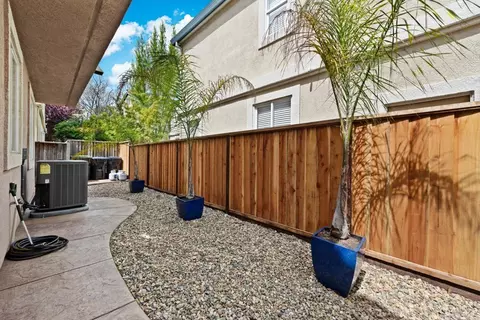 Exterior - 706 Marsh Pl, Fairfield, CA 94533 photo 6 of 16