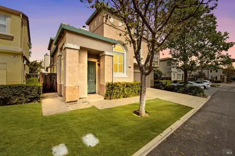 Exterior - 706 Marsh Pl, Fairfield, CA 94533 photo 12 of 16