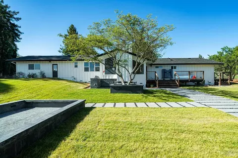 4440 Belmont Dr, Sebastopol, CA 95472