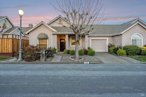 720 Glen Miller Dr, Windsor, CA 95492
