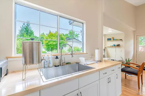 Kitchen - 203 Donald St, Graton, CA 95444 photo 5 of 5