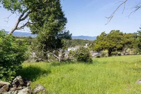 3744 Skyfarm Dr, Santa Rosa, CA 95403