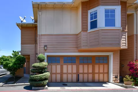 130 Valley Oak Dr, Napa, CA 94558