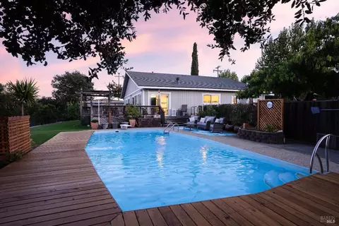 97 Church Ln W, Cloverdale, CA 95425