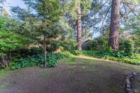 Exterior - 735 Grove Ave, Ukiah, CA 95482 photo 4 of 6