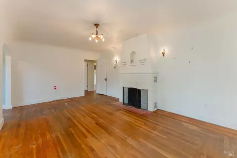Living - 735 Grove Ave, Ukiah, CA 95482 photo 4 of 5