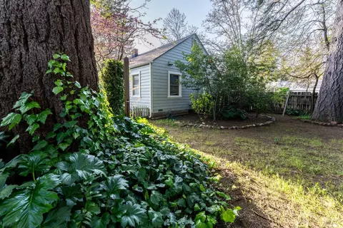 Exterior - 735 Grove Ave, Ukiah, CA 95482 photo 5 of 6
