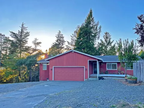 1009 Tilton Rd, Sebastopol, CA 95472