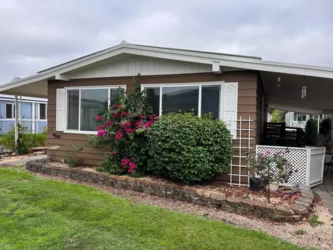 90 Estrella Dr, Santa Rosa, CA 95403