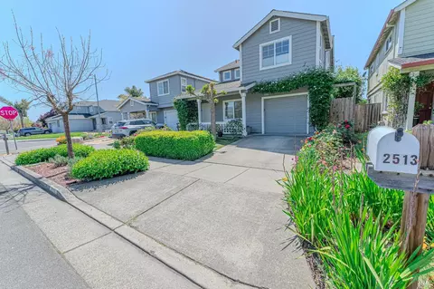 2513 Silver Spur Dr, Santa Rosa, CA 95407