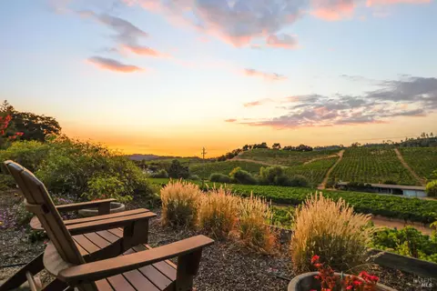 1389 Canyon Rd, Geyserville, CA 95441