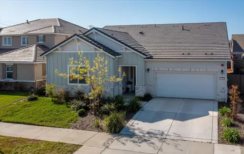 Exterior - 779 Hydrangea Dr, Vacaville, CA 95687 photo 16 of 19