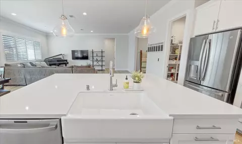 Kitchen - 779 Hydrangea Dr, Vacaville, CA 95687 photo 6 of 9