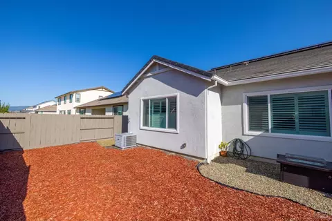 Exterior - 779 Hydrangea Dr, Vacaville, CA 95687 photo 4 of 19