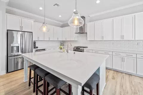 Kitchen - 779 Hydrangea Dr, Vacaville, CA 95687 photo 7 of 9