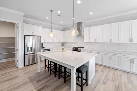 Kitchen - 779 Hydrangea Dr, Vacaville, CA 95687 photo 8 of 9