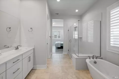 Entry Way - 779 Hydrangea Dr, Vacaville, CA 95687 photo 13 of 16