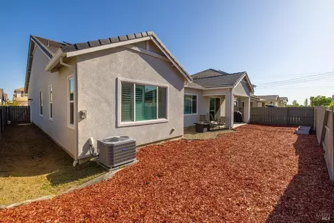 Exterior - 779 Hydrangea Dr, Vacaville, CA 95687 photo 5 of 19