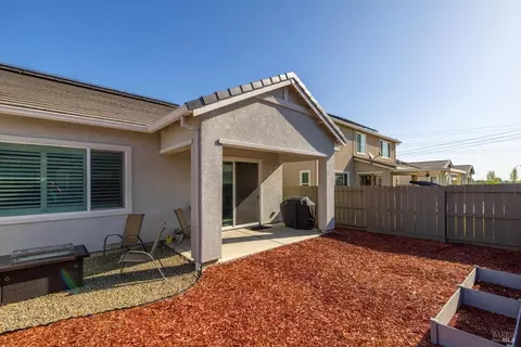 Exterior - 779 Hydrangea Dr, Vacaville, CA 95687 photo 6 of 19