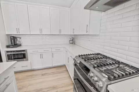 Kitchen - 779 Hydrangea Dr, Vacaville, CA 95687 photo 5 of 9