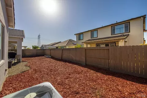 Exterior - 779 Hydrangea Dr, Vacaville, CA 95687 photo 10 of 19