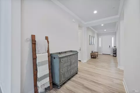 Entry Way - 779 Hydrangea Dr, Vacaville, CA 95687 photo 5 of 16