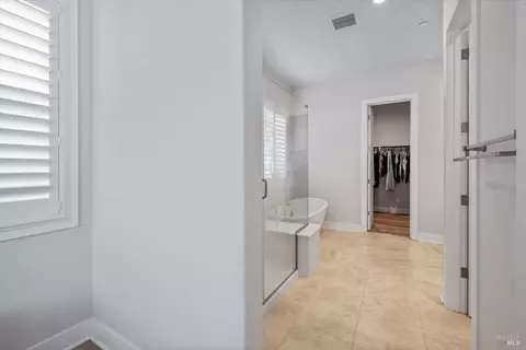 Entry Way - 779 Hydrangea Dr, Vacaville, CA 95687 photo 14 of 16