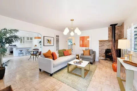 286 Hutchins Ave, Sebastopol, CA 95472