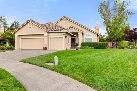 5400 Shallows Pl W, Santa Rosa, CA 95409