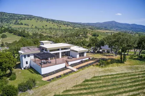 1049-1047 Loma Vista Dr, Napa, CA 94558