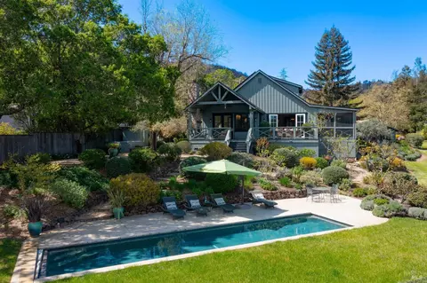 8383 W Dry Creek Rd, Healdsburg, CA 95448