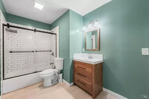 Bath - 325 Grape St, Vacaville, CA 95688 photo 1 of 2