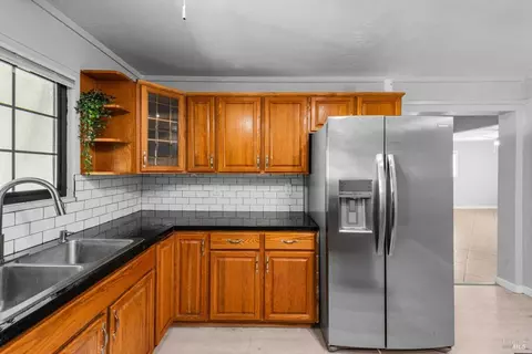 Kitchen - 325 Grape St, Vacaville, CA 95688 photo 8 of 8