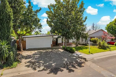 Exterior - 325 Grape St, Vacaville, CA 95688 photo 16 of 17