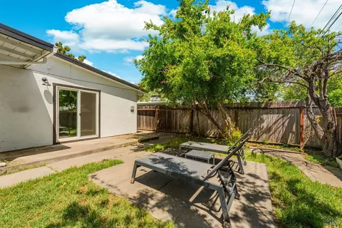 Exterior - 325 Grape St, Vacaville, CA 95688 photo 13 of 17