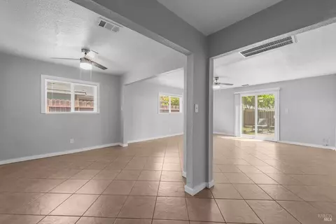 Living - 325 Grape St, Vacaville, CA 95688 photo 5 of 11