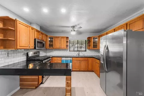 Kitchen - 325 Grape St, Vacaville, CA 95688 photo 2 of 8
