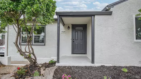 709 Humboldt St, Vallejo, CA 94591 photo 4