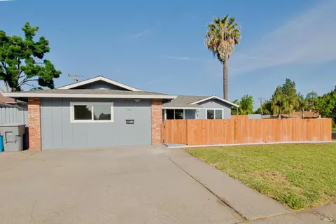 301 Mono Dr, Vacaville, CA 95687