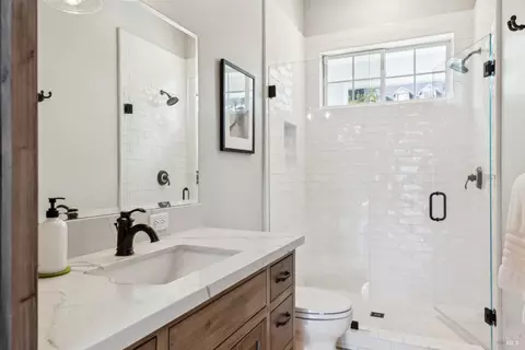 Bath - 9123 Red Hill Ct, Cotati, CA 94931 photo 6 of 11